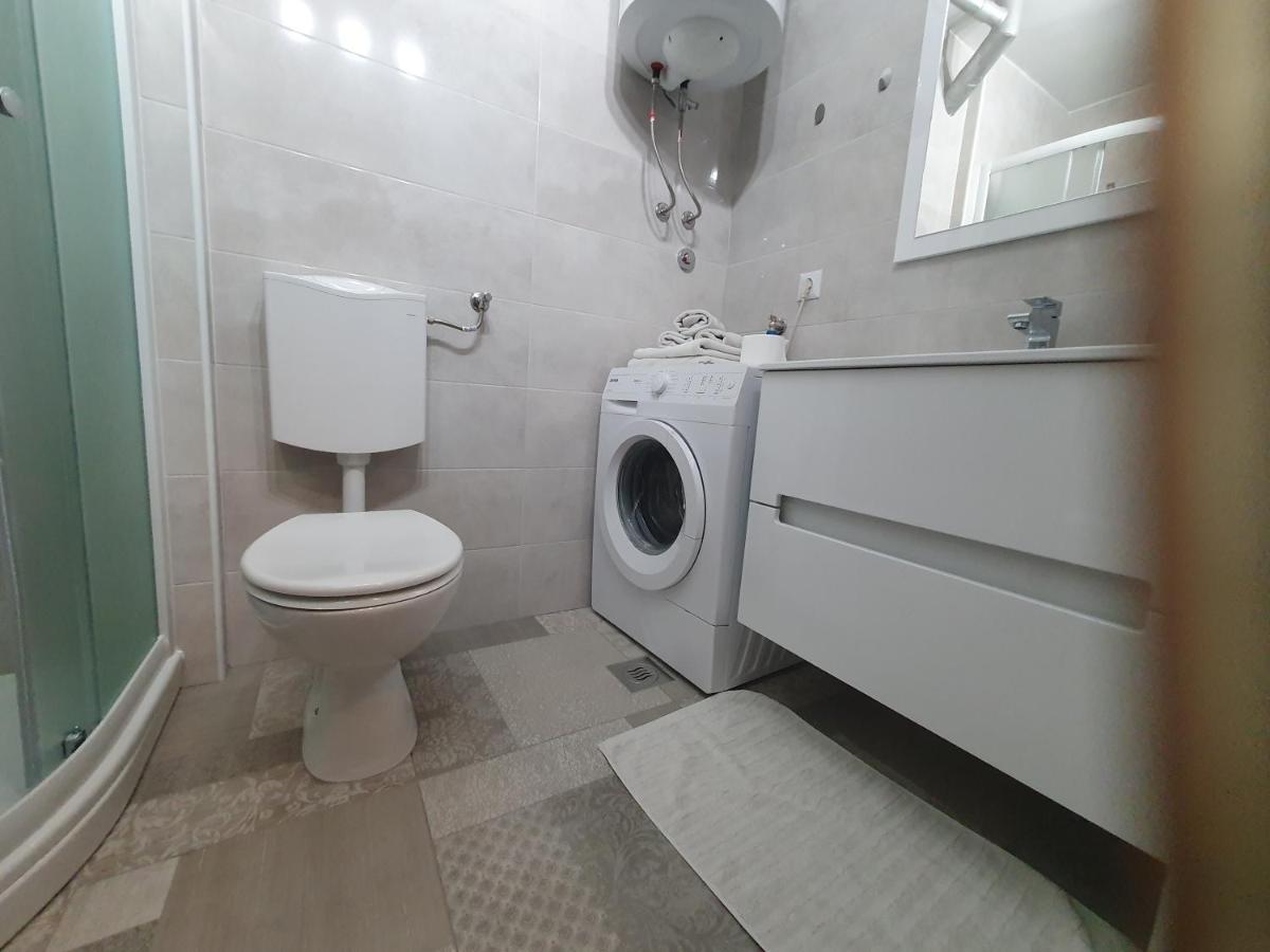 Apartman Ante Vinkovci Buitenkant foto