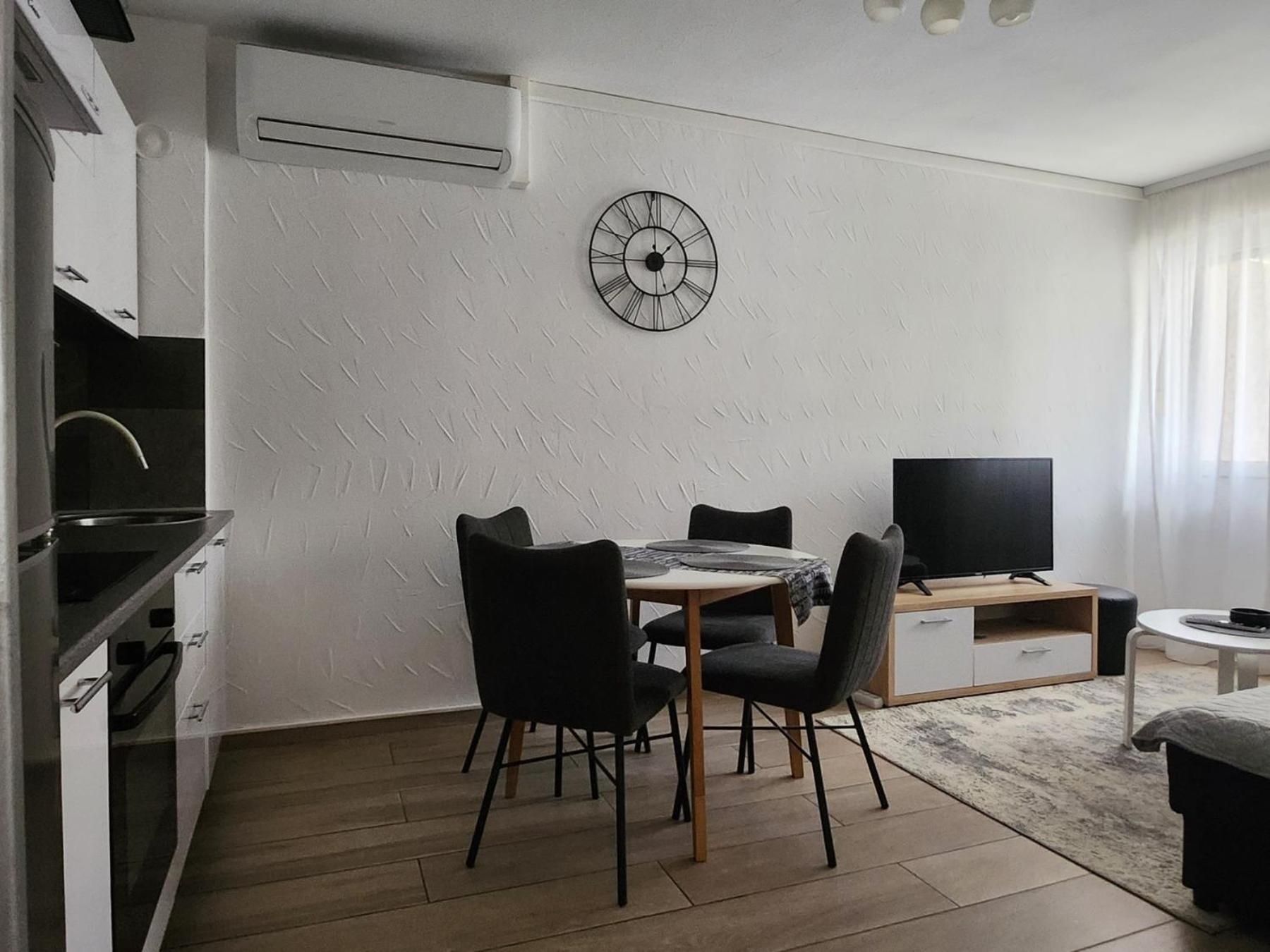 Apartman Ante Vinkovci Buitenkant foto