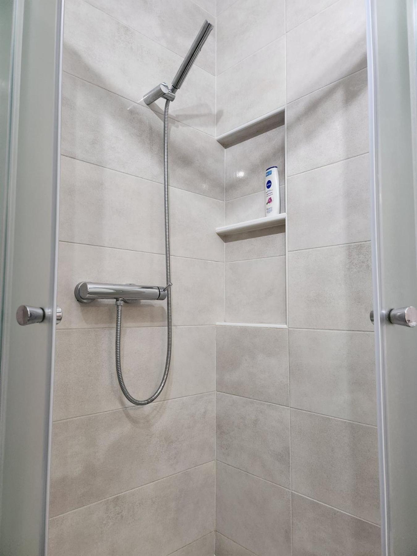 Apartman Ante Vinkovci Buitenkant foto